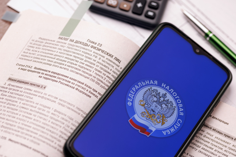    Резко увеличится поступление налога на доходы физических лиц, которое прогнозируется на уровне 165,4 млрд — на 35,2 млрд рублей больше, чем в 2025-м.   
Фото: «БИЗНЕС Online»