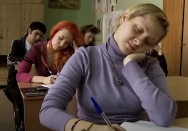 Соня пишет сочинение