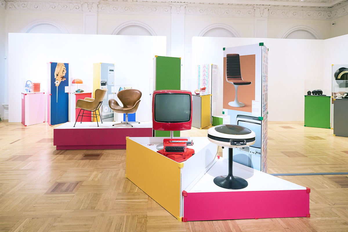    Здесь и далее экспозиция выставки «Век пластика»