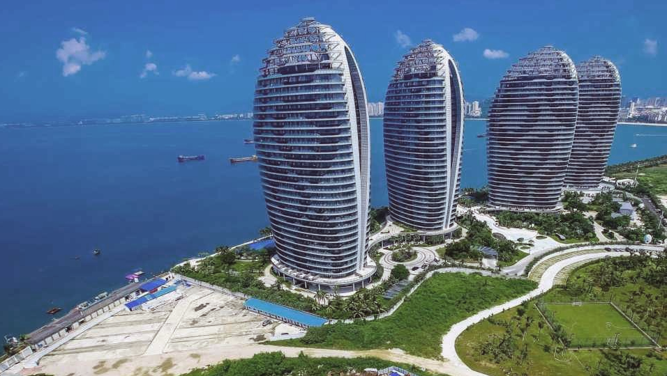 Остров Феникс с футуристическими небоскребами