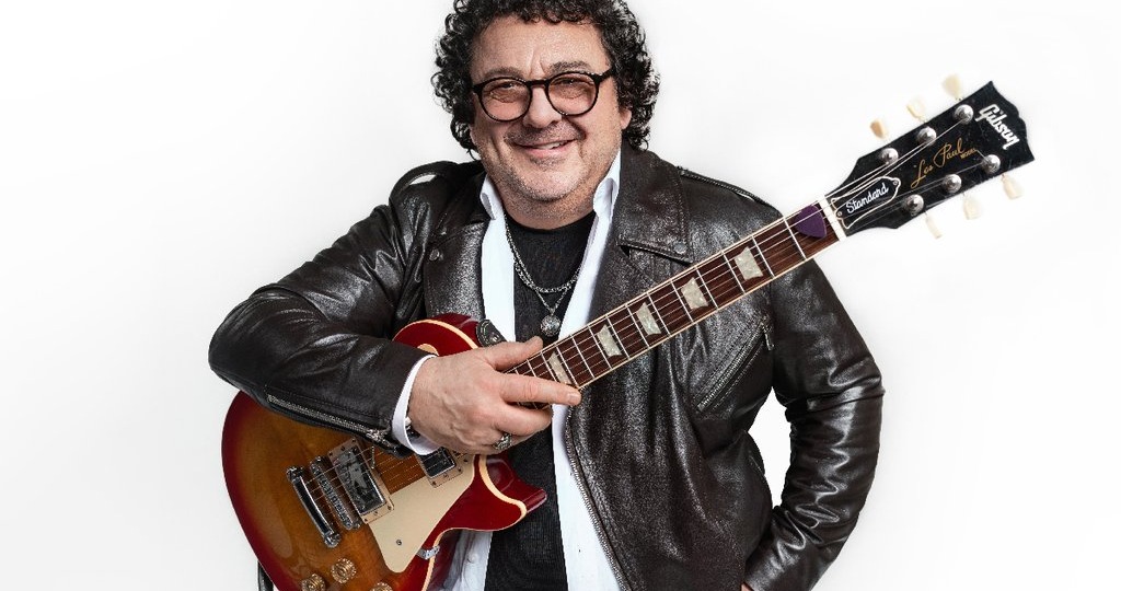 Зал Славы: Этот парень с гитарой. Игорь Саруханов