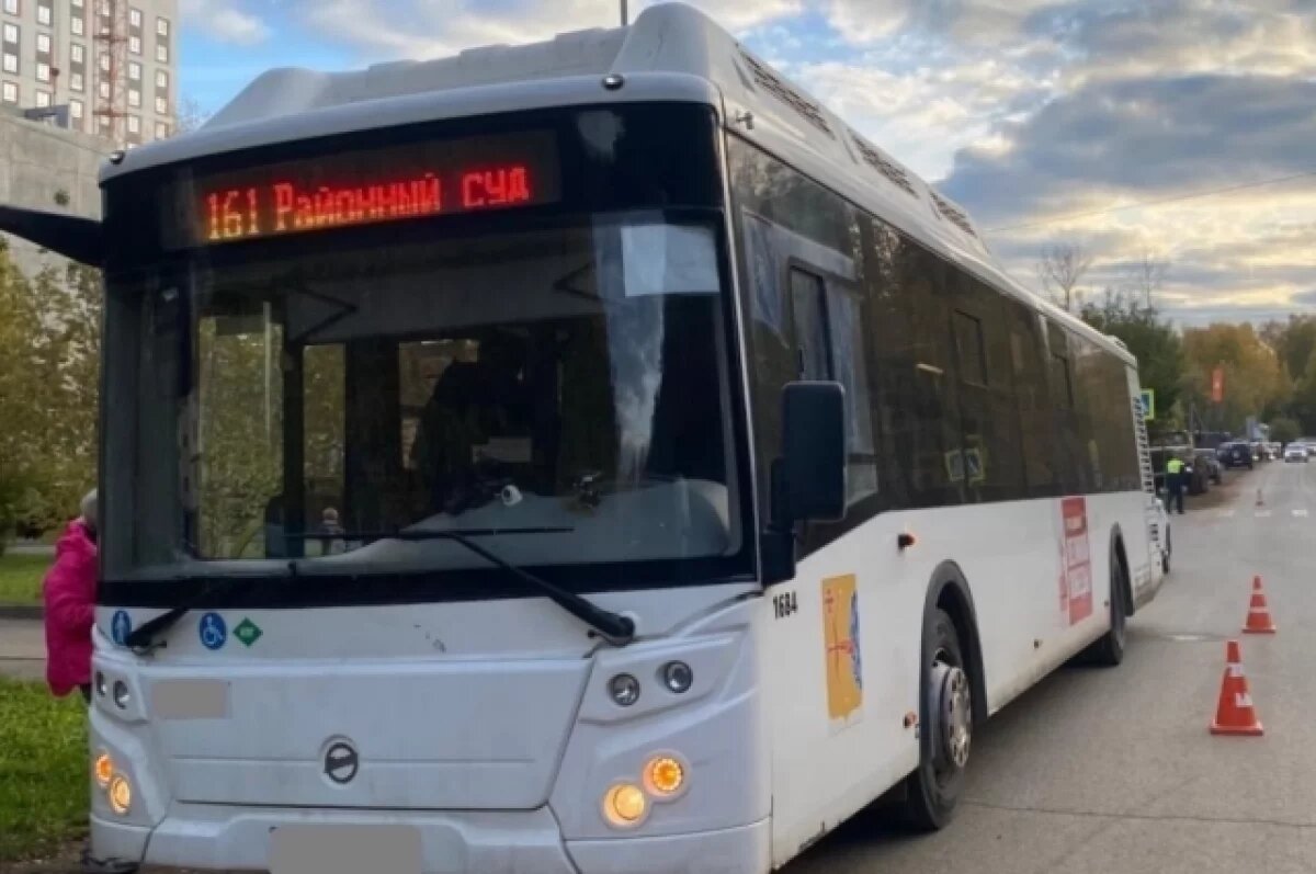    В салоне автобуса упала и получила травмы 64-летняя женщина