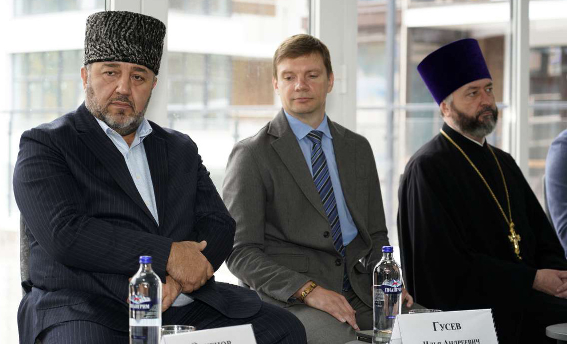 Участники форума Мухаммад-хаджи Эркенов, Илья Гусев и Евгений Субтельный