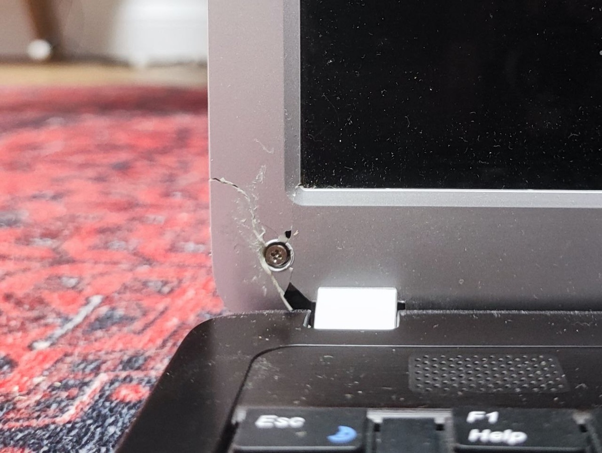 Рамка снова треснула