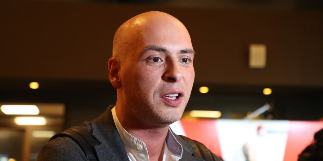 Бежал из России, теперь живёт в плесени: Помните главного "закупщика" Антона Привольнова? Вот, что с ним стало