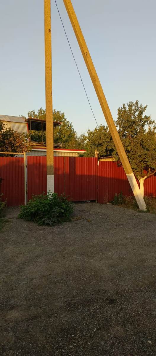 Ворота так и загорожены столбами СНТ Колос. Фото elesha_povar 