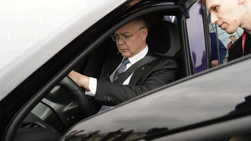    Глава Ставрополья оценил новинку отечественного автопрома Фото: пресс-служба губернатора Ставропольского края