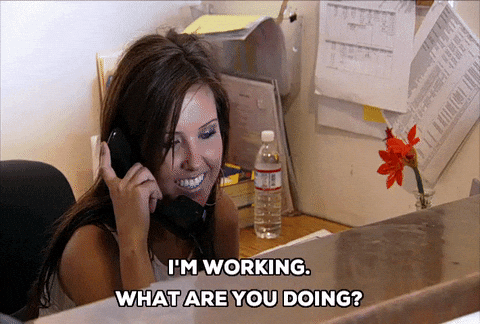 Я работаю. А ты что делаешь? 