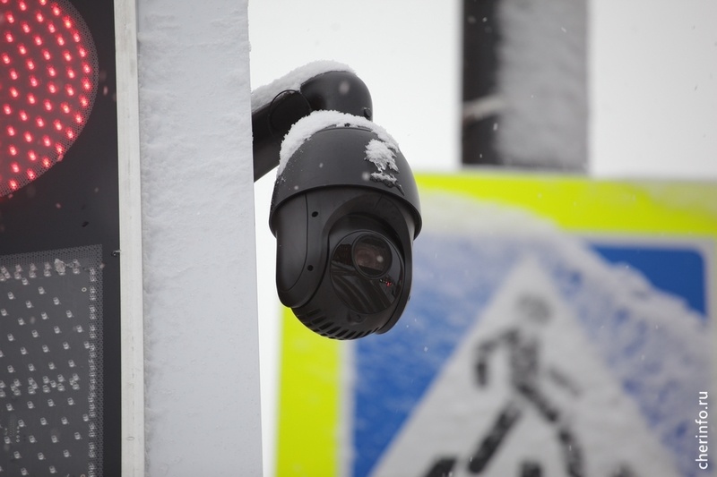    Среди основных нарушений - превышение скорости, неиспользование ремней безопасности водителем и пассажирами, выезд на встречку.