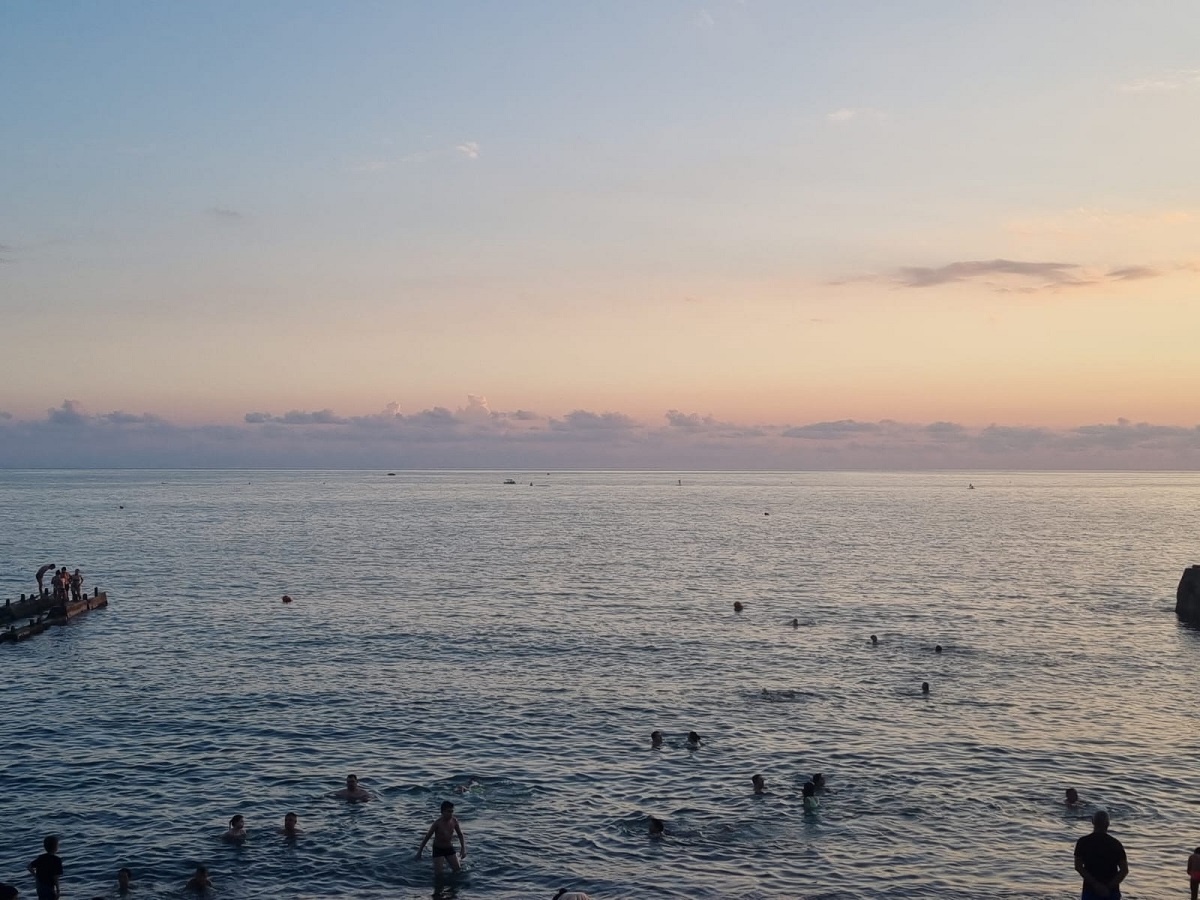    Наш «евротур» по Абхазии: палатки, попутки и полный отрыв от цивилизации. Страна души открылась нам с такой стороны, о которой молчат путев