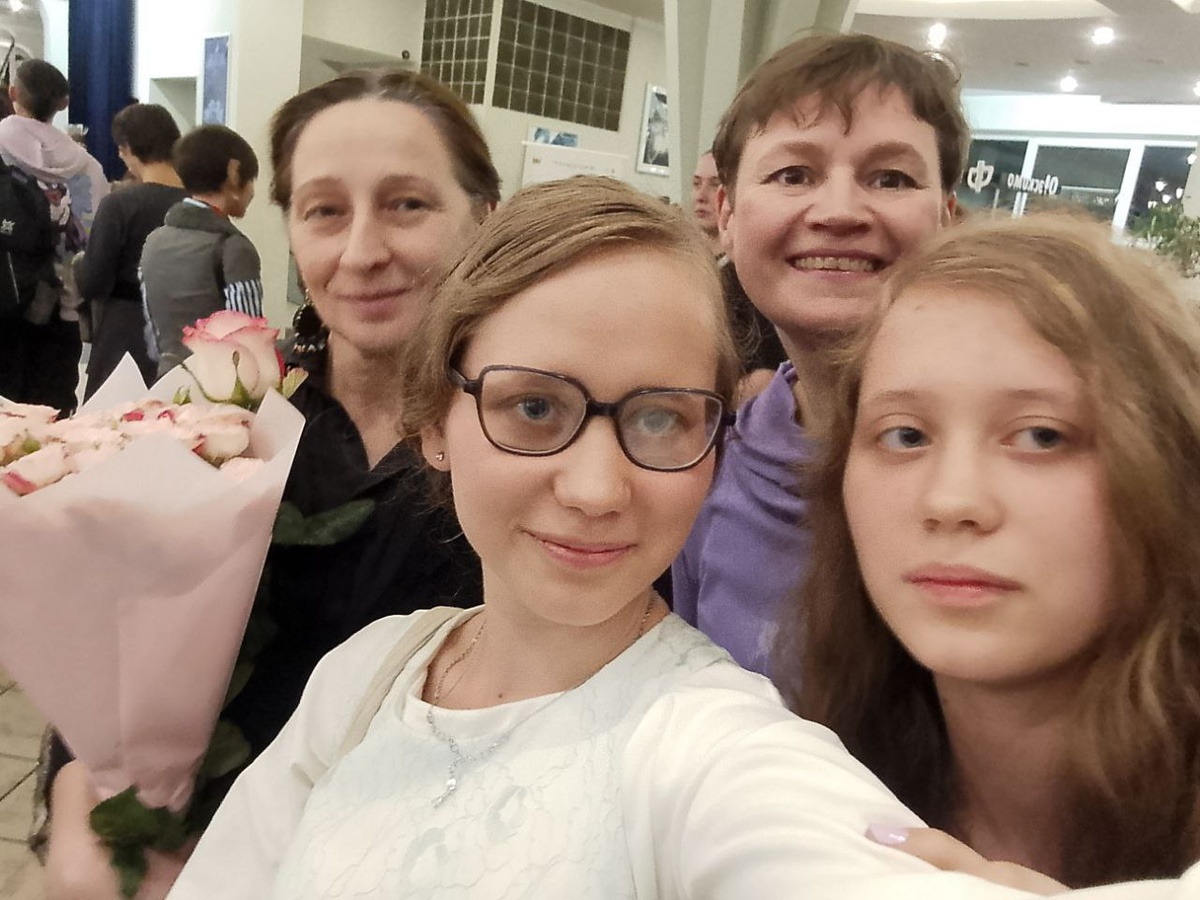 Создатели "Жанны" Антонина Каковиди и Лина Воробьева с Соней и Ксенией