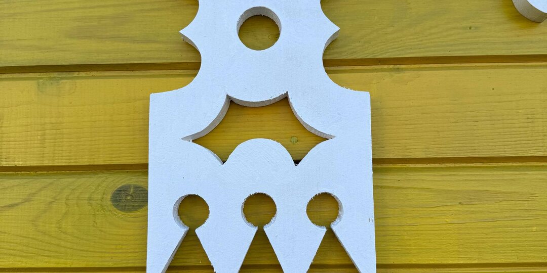 Наличники и терпение: почему дерево для них “вялили” годами