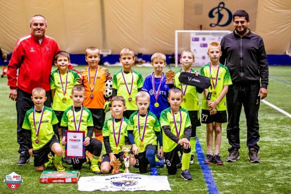    В финале «Олимпик» из красногвардейской Никитовки под руководством Андраника Абазяна и Алексея Бачурина со счетом 3:1 победил воронежский «Адмирал-зеленые». пресс-служба губернатора и правительства Белгородской области