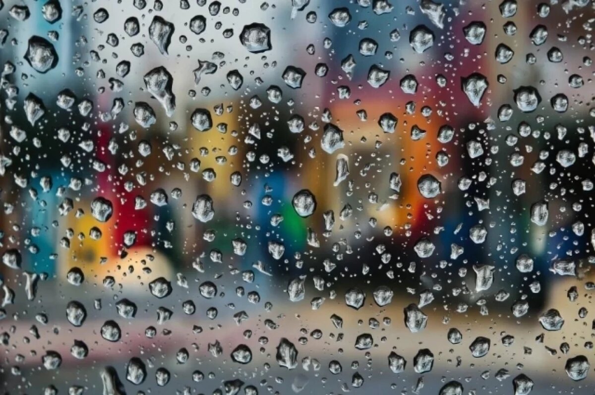    В Новороссийске закрывают от дождя крышу дома, пострадавшего от БПЛА