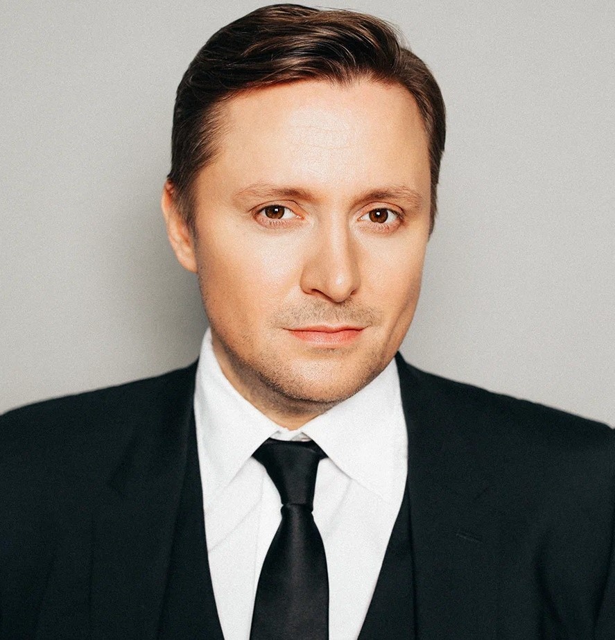 Режиссёр Артём Никитович Михалков https://avatars.mds.yandex.net/get-kinopoisk-image/1599028/1e0810bd-2dd7-439a-97a2-f3e5e7b0a9d6/orig