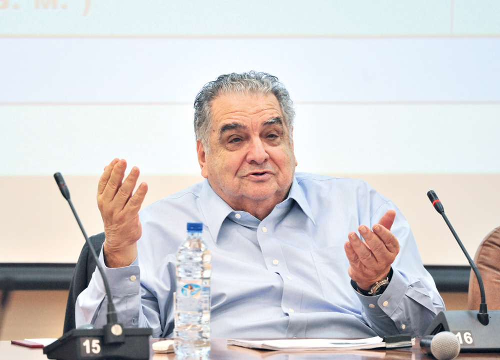 Абел Гезевич Аганбегян (род. 8 октября 1932, Тифлис, ныне Тбилиси, Грузия) — советский и российский учёный-экономист, специалист в области организации промышленного производства, проблем производительности труда, заработной платы, макроэкономики, эконометрики, менеджмента. 