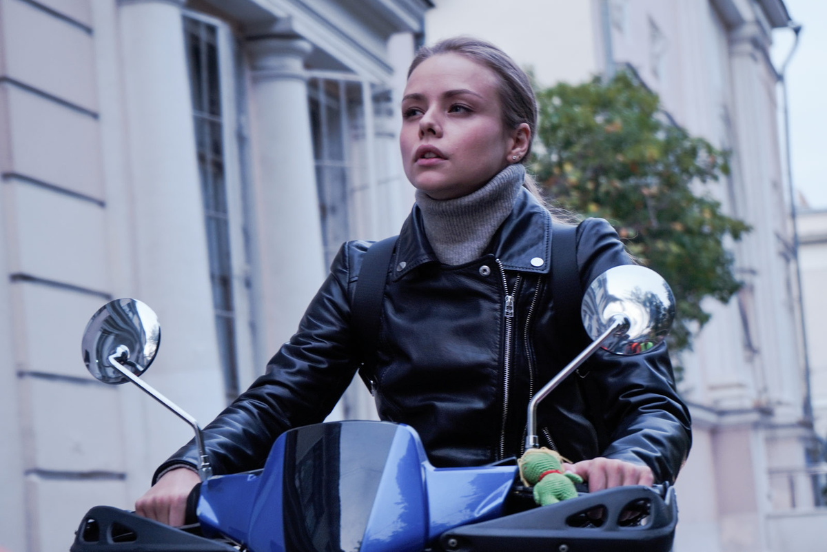 Кадр из сериала "Без тебя" (2020)