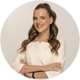 
Екатерина Константиновская, врач-дерматокосметолог, основательница бренда уходовой косметики DR.KONSTANTA