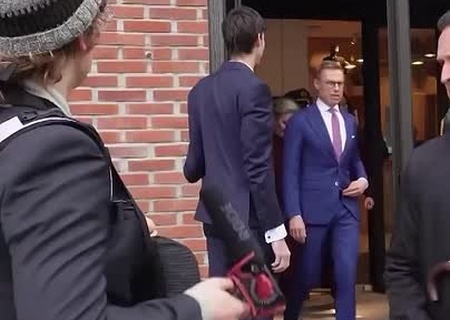    «Демократия» по-фински: журналиста арестовали за неудобный вопрос Стуббу