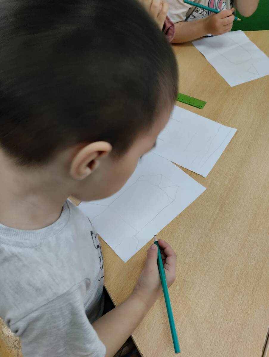 Владислав за работой.