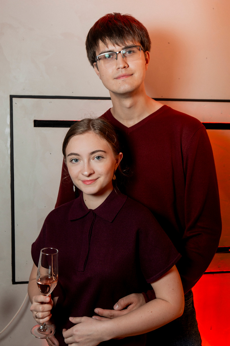 Мы семья, которая умеет наслаждатся жизнью без лишних затрат и сложностей. На этом канале Саша отвечает за кофе и вино, а Соня за рецепты, обзоры мест и остальные развлечения. Присоединяйтесь 😇