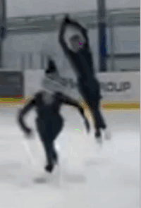 Саша в положении недокрута в половину оборота и на приземлении