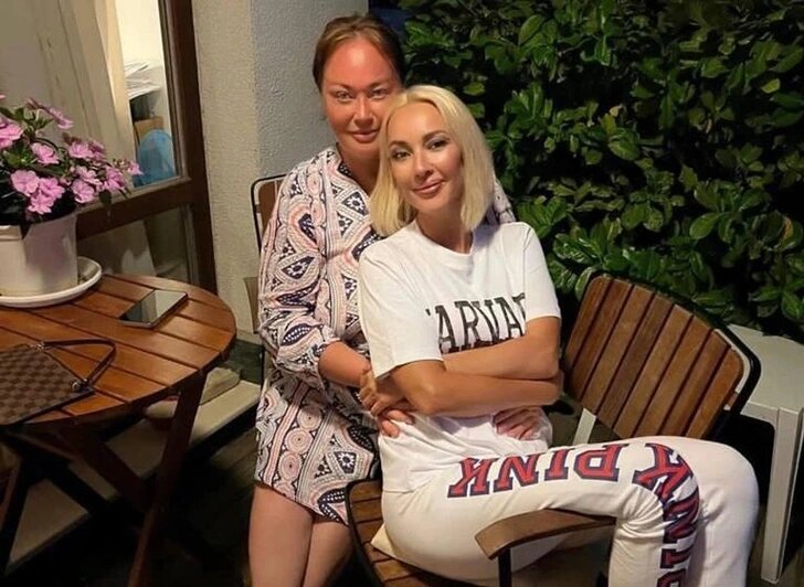    А ведь теледивы много лет дружили!