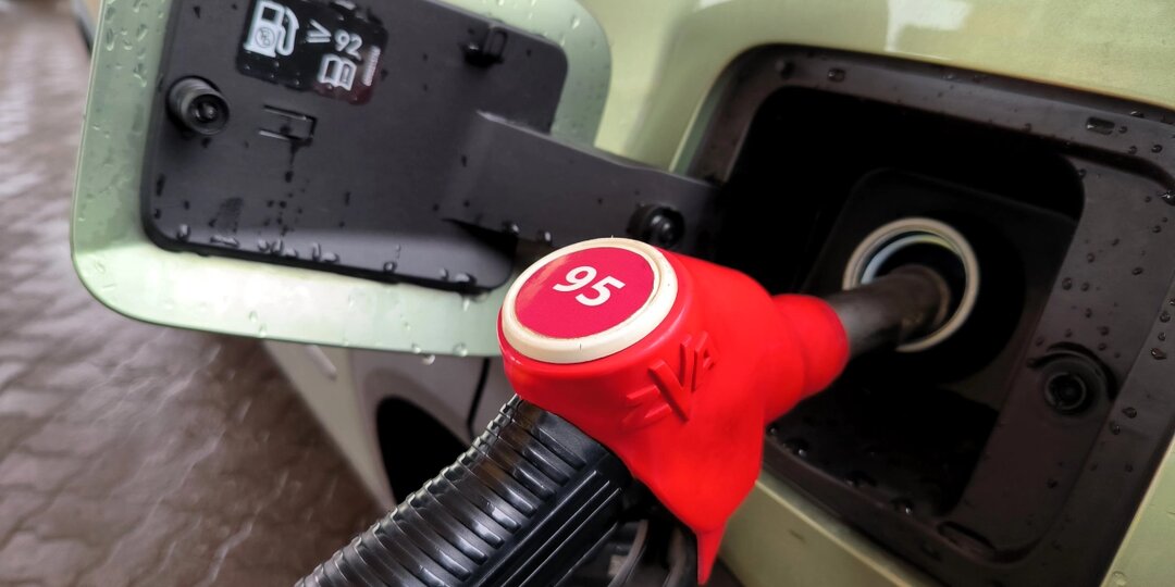 Капут автомобилям в России? Бензин теперь другой - последствия могут быть плачевными