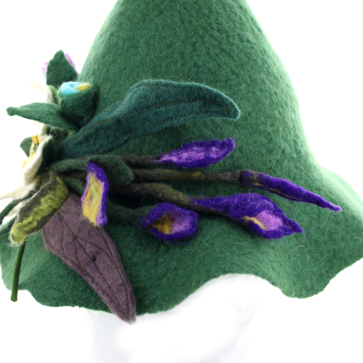 бутончики ириса, на мой взгляд.