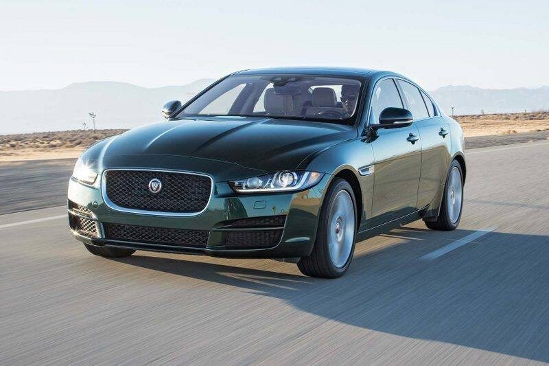 Jaguar XJ Автор: William Walker 