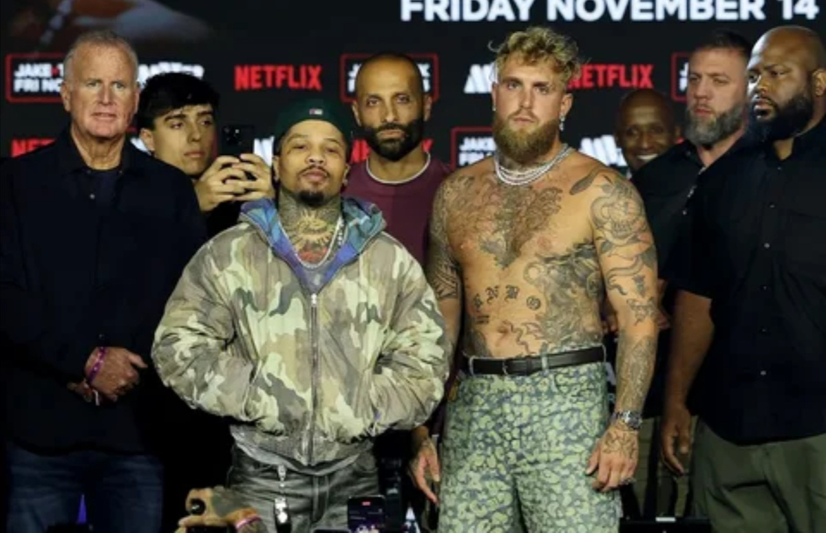 Дэвис и Пол на конференции