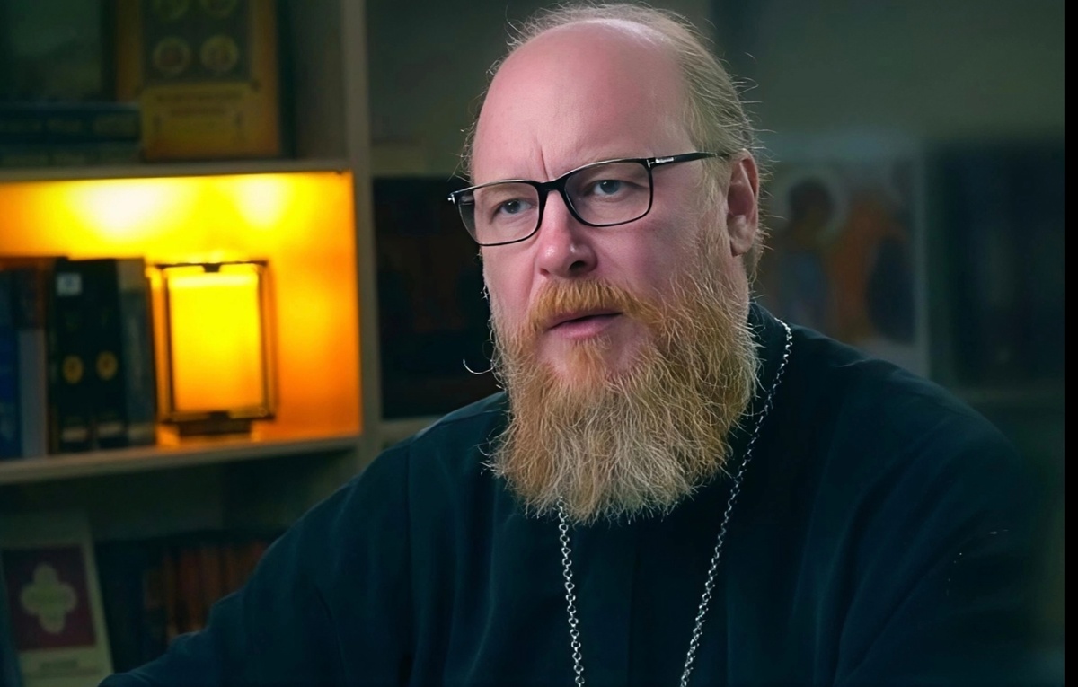 Димитрий Рощин — протоиерей, руководитель Управления по работе с общественными организациями Синодального отдела по взаимоотношениям Церкви с обществом и СМИ.