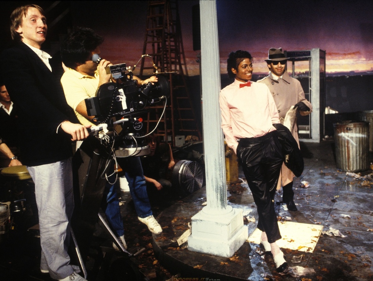 Майкл Джексон на съёмках клипа «Billie Jean».