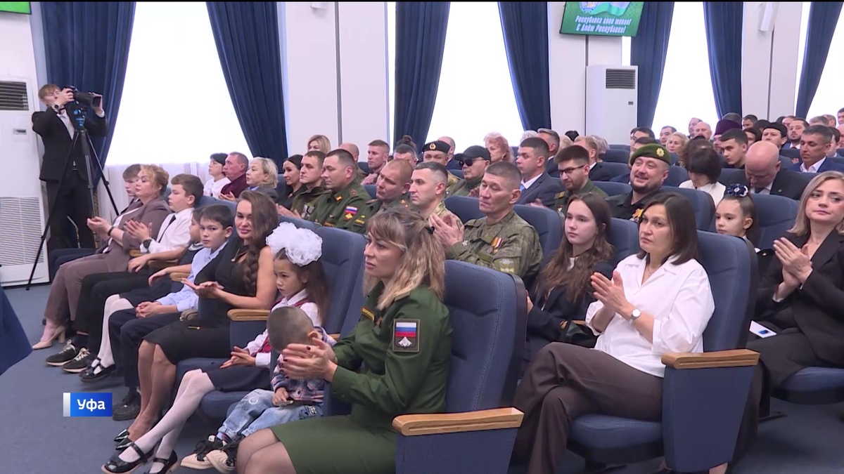    В мэрии Уфы наградили горожан, внесших вклад в развитие столицы