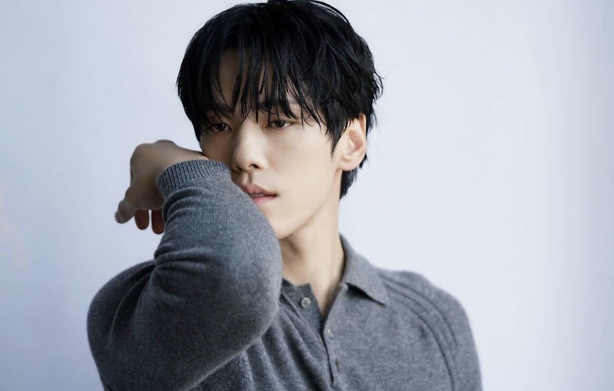 Странно внегородской тут рука лежит, но да ладно) Красивый!