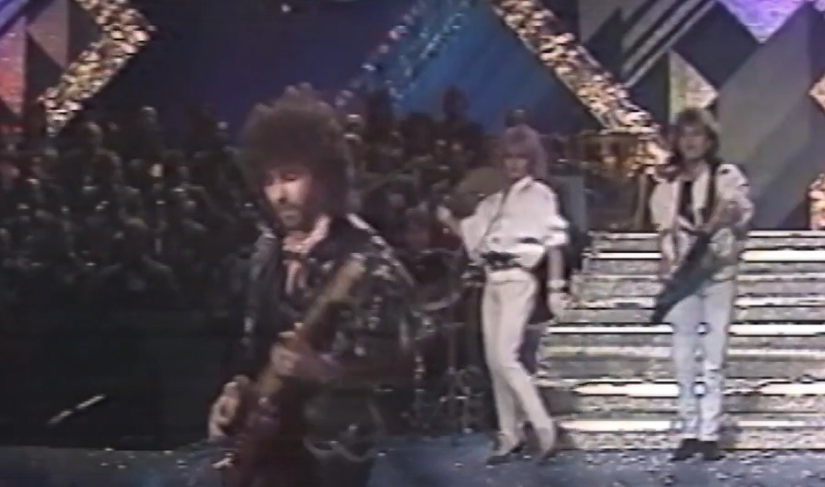    В 80-е этой песни стыдились наши бабушки и дедушки: сегодня ее крутят даже в детских садах