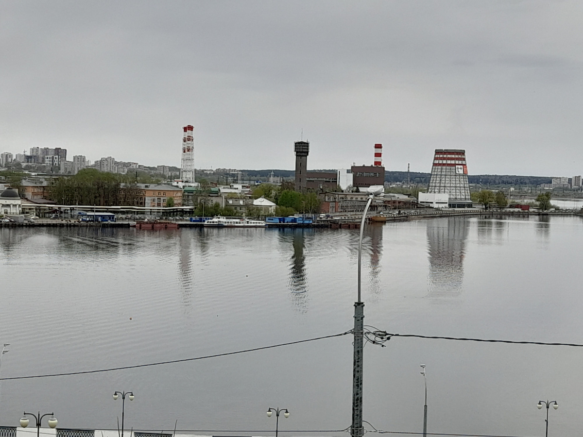 Вид на Ижевский пруд и Ижевский завод