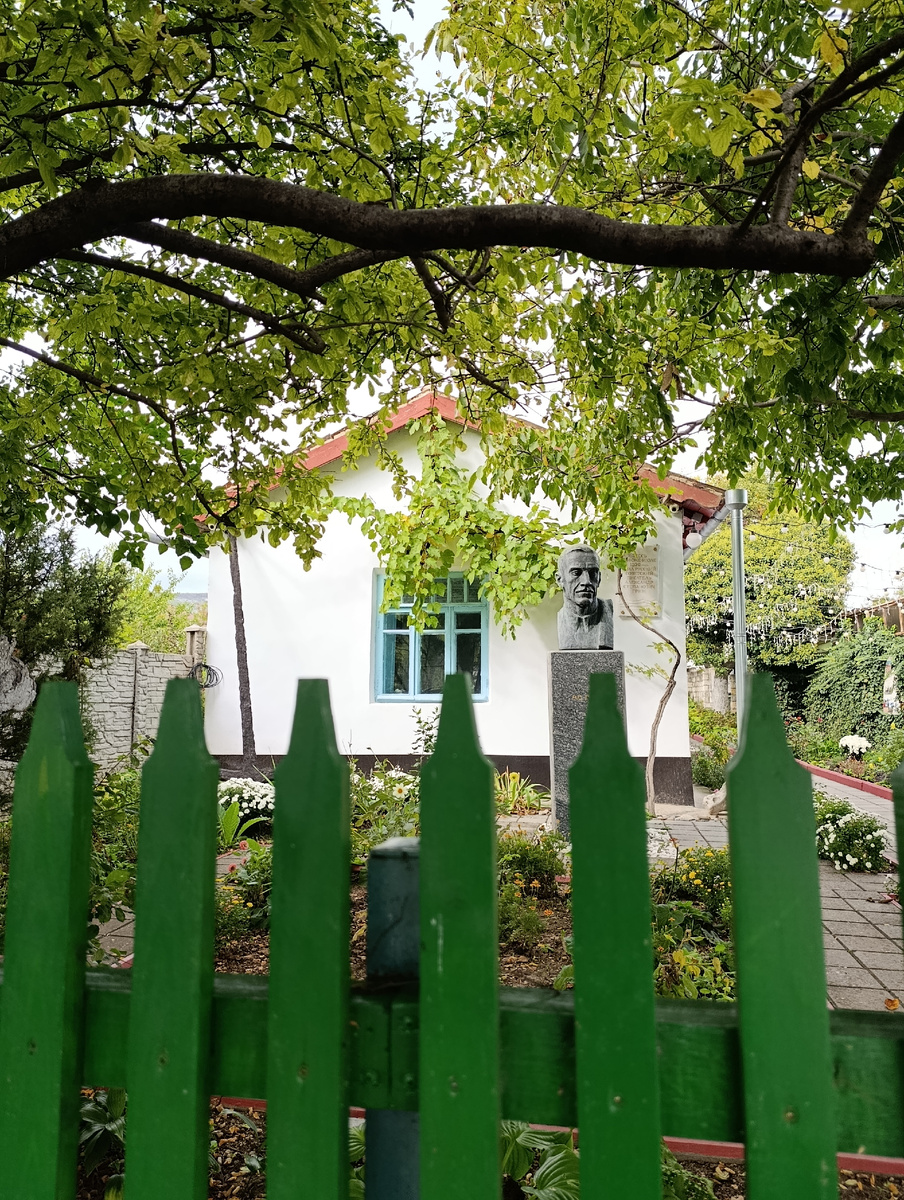 Вход во двор. Фото автора. 