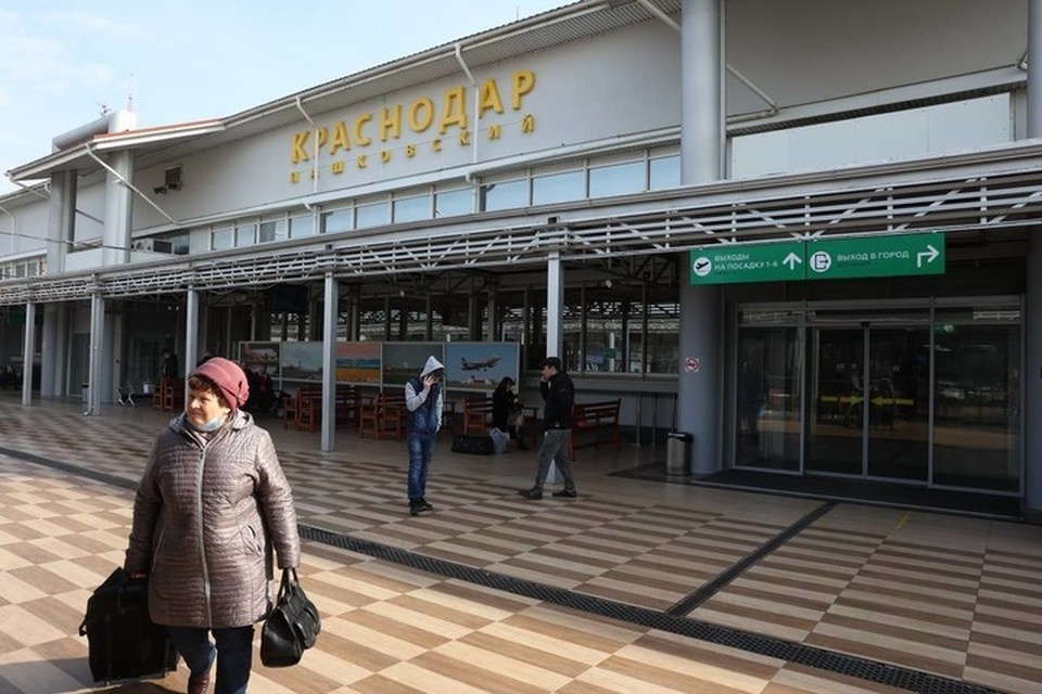    Аэропорт временно закрыли. Фото: пресс-службы аэропорта Краснодара.