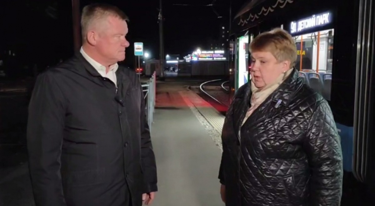    Трамвайный коллапс: саратовцы не могут сесть в новый трамвай №9дНовости Саратова и области – Сетевое издание «Репортер64»