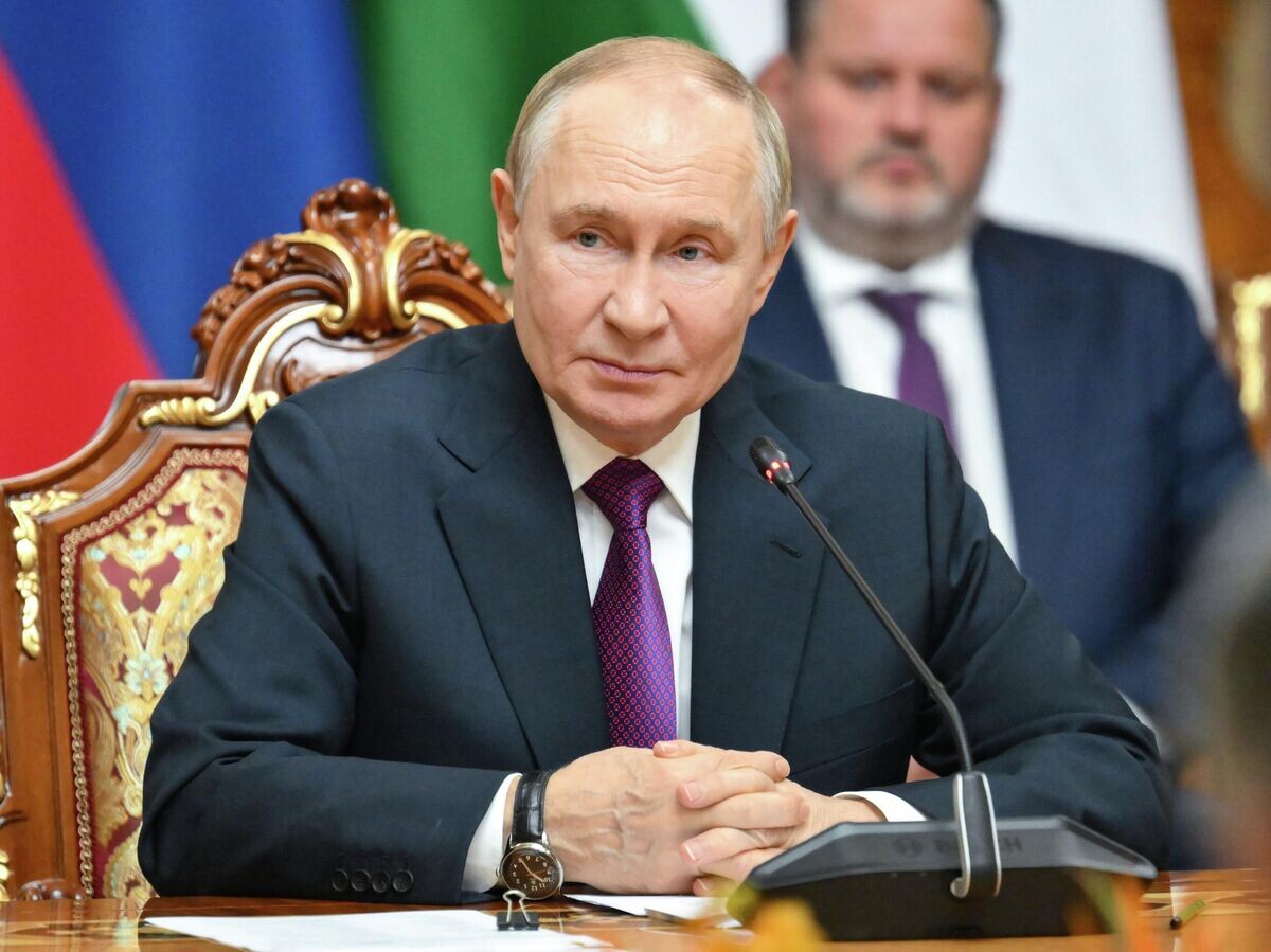    Президент РФ Владимир Путин принимает участие в российско-таджикских переговорах в Дворце Нации в Душанбе© РИА Новости / Григорий Сысоев
