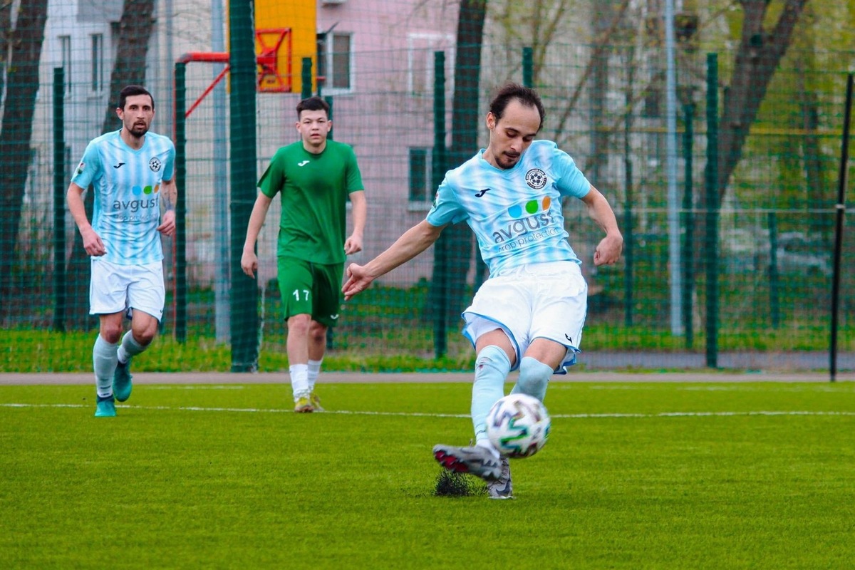    С мячом автор чемпионского гола Артур Филимонов. предоставлено федерацией футбола Татарстана