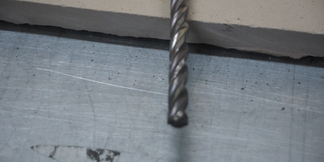 Как я научился затачивать свёрла без опыта и станка: способ, который работает у любого