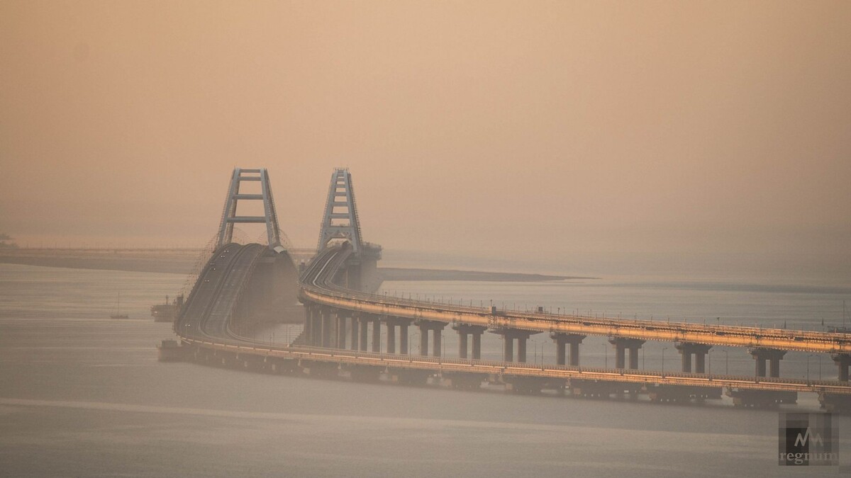    Крымский мост / Источник: Анна Рыжкова © ИА REGNUM