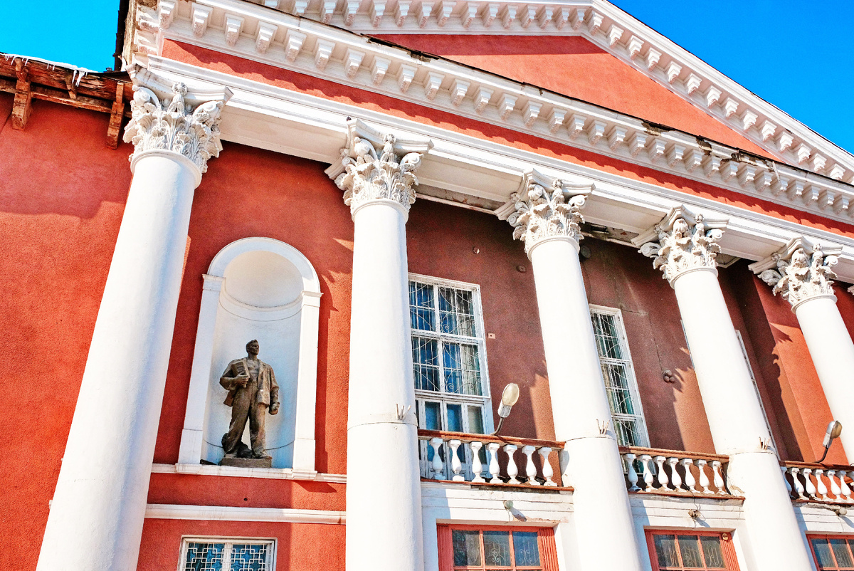 Дворец культуры Котельного завода в Бийске. Фото: Сергей Кулыгин/ "Бийский рабочий"