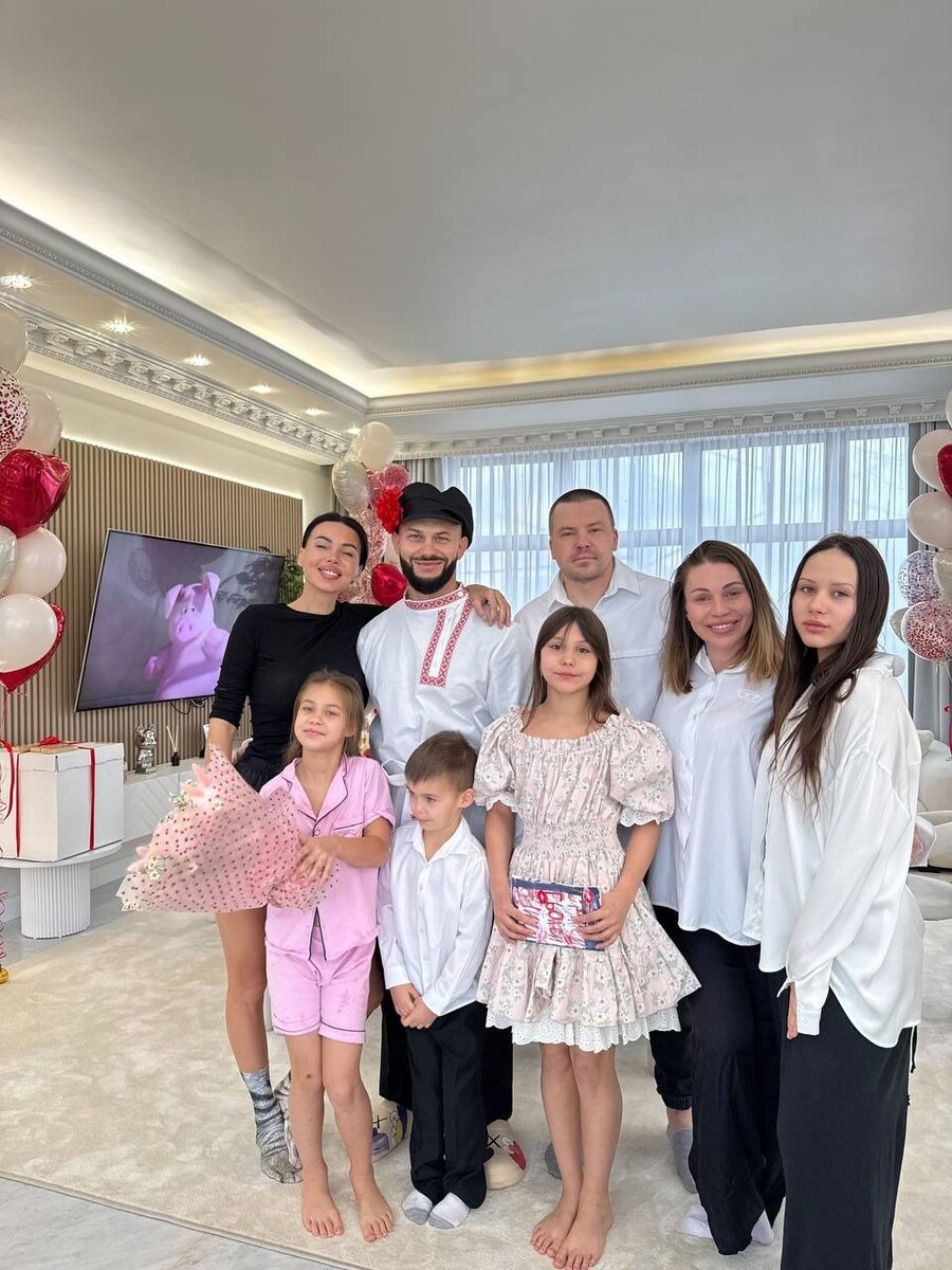    Семья Оксаны Самойловой и Джигана. Источник: t.me/sammyfam