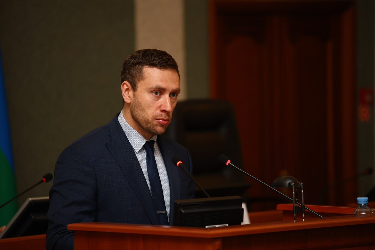    Исполняющий обязанности министра экономического развития Карелии Антон Фокин. Фото: тг-канал ПАРЛАМЕНТ КАРЕЛИИ