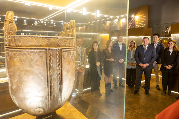    Котел гуннов ()фото: пресс-служба администрации Волгоградской области)