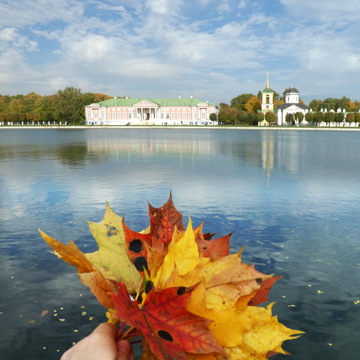 Москва, Усадьба Кусково. Почти 300 лет принадлежала дворянскому роду Шереметевых, теперь принадлежит туристам. Фото автора.