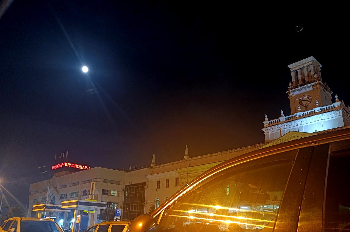 Вид с парковки.  Все фото автора. 